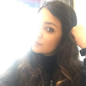 Meet your Posher, Mona